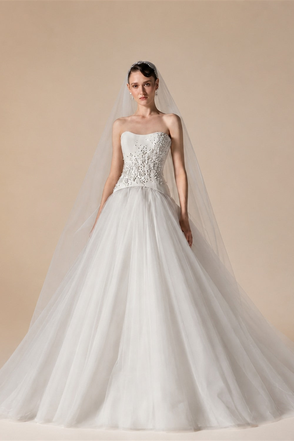 Elegant White Strapless Bodice Crystal Ball Gown Wedding Dress with Veil ZP080
