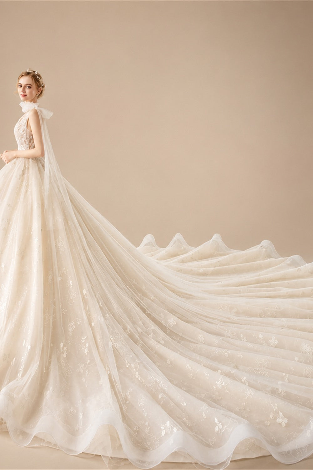 Supper Gorgeous Shiny Crystal Lace Ball Gown Wedding Dress Wih Chapel Train V-neck Bow Shoulder Princess Bridal Dresses