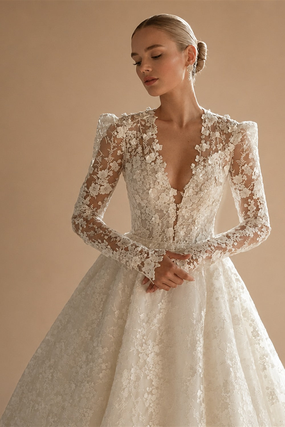 Luxury Lace Wedding Dress Vestido De Noiva Customized Long Sleeves V Neck Court Train A Line Bridal Gown Bride Dresses