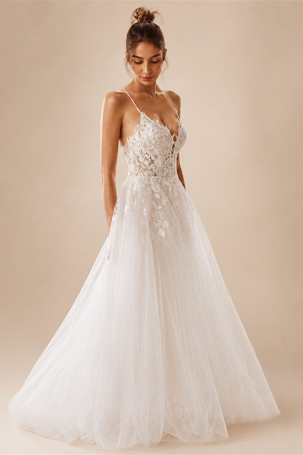 Sexy V-Neck Tulle Spaghetti Straps Outdoor Garden Wedding Dress Lace Appliques Beading Bridal Gowns A-Line Wedding Dresses