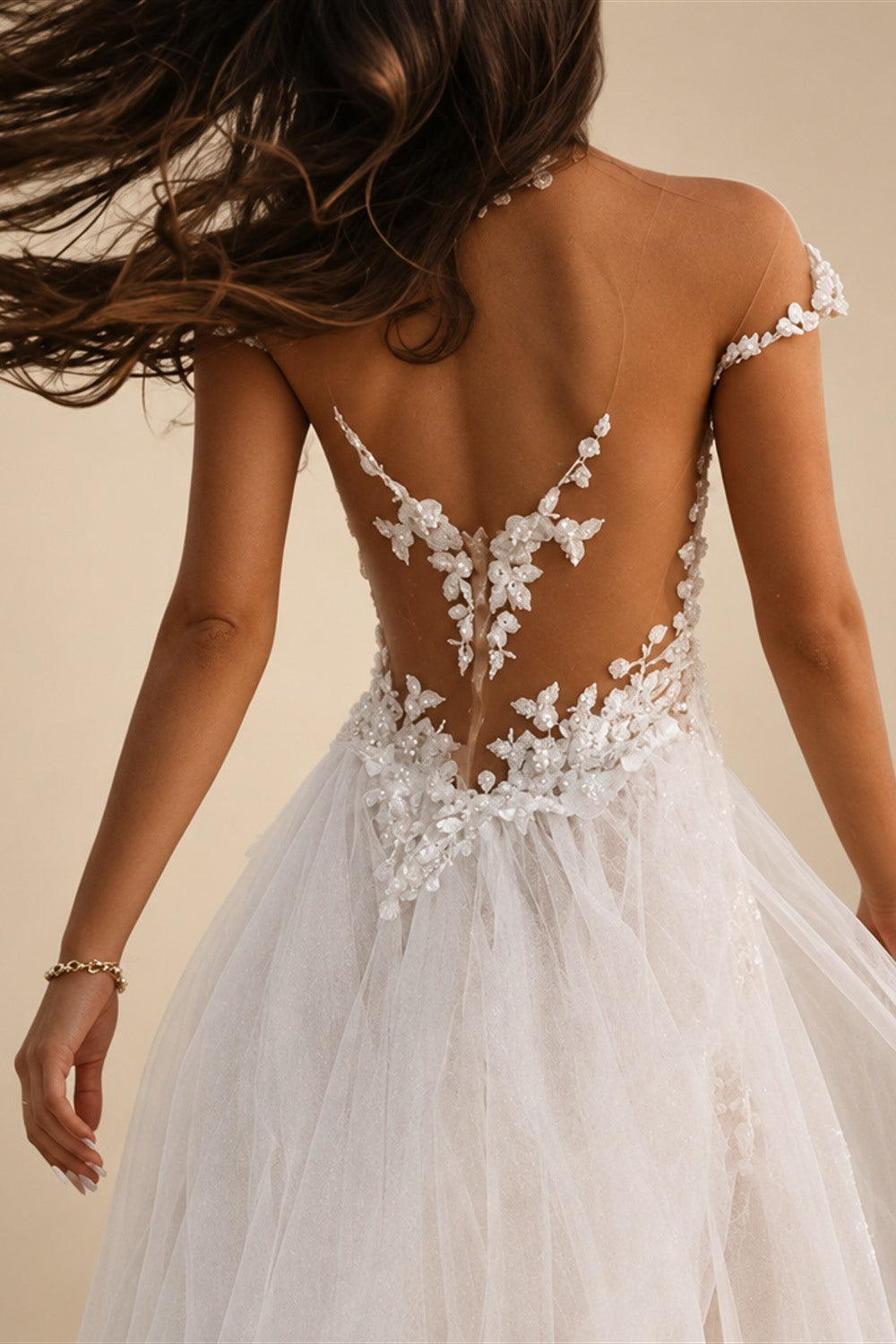 Beach Open Back Boho Wedding Dresses A-Line Off Shoulder Cap Sleeve Court Train Lace Bridal Gowns With Appliques Solid Color Summer Fall Wedding Party