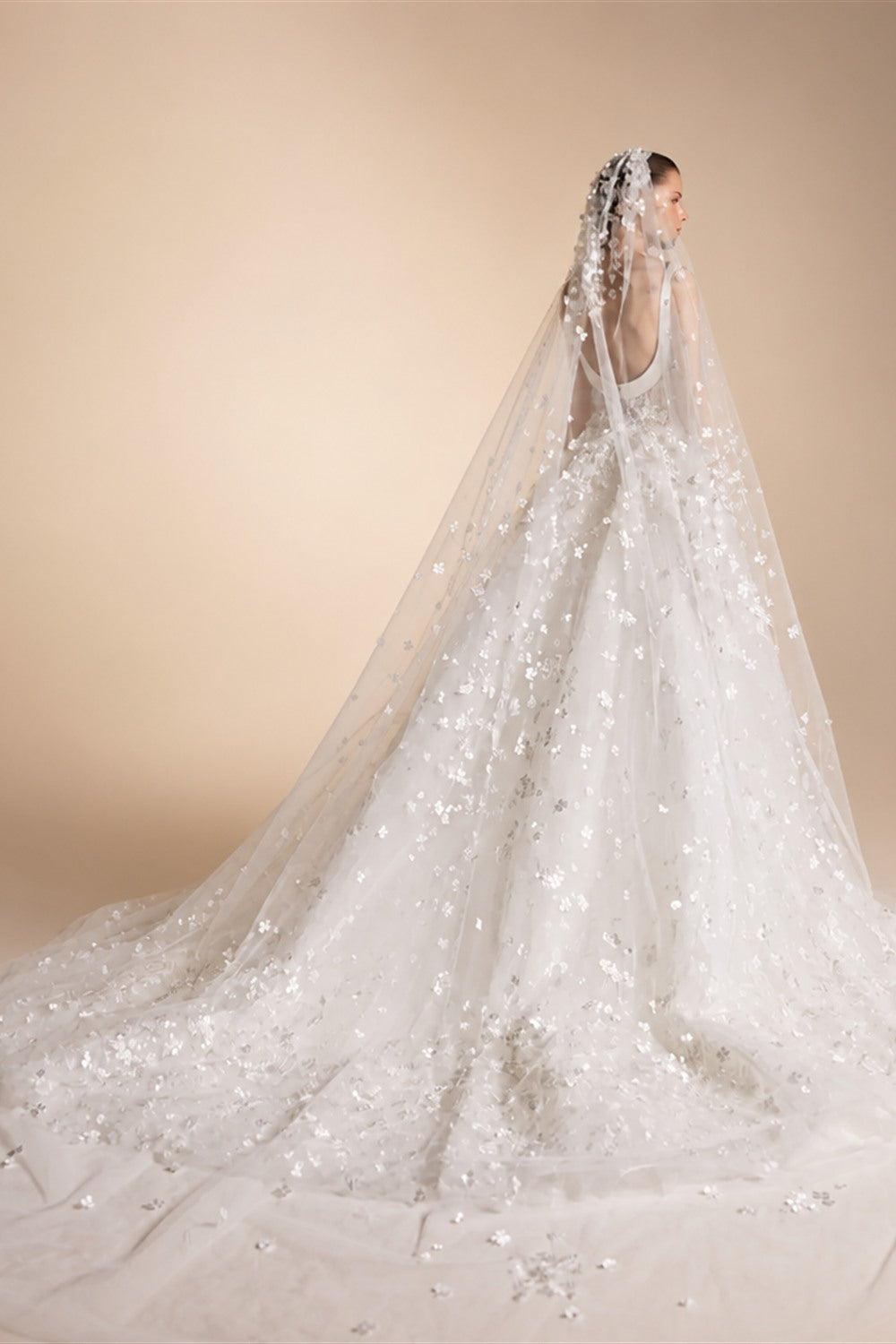 Luxury White Square Neck Beaded Floral Lace Ball Gown Wedding Dress with Veil ZP082