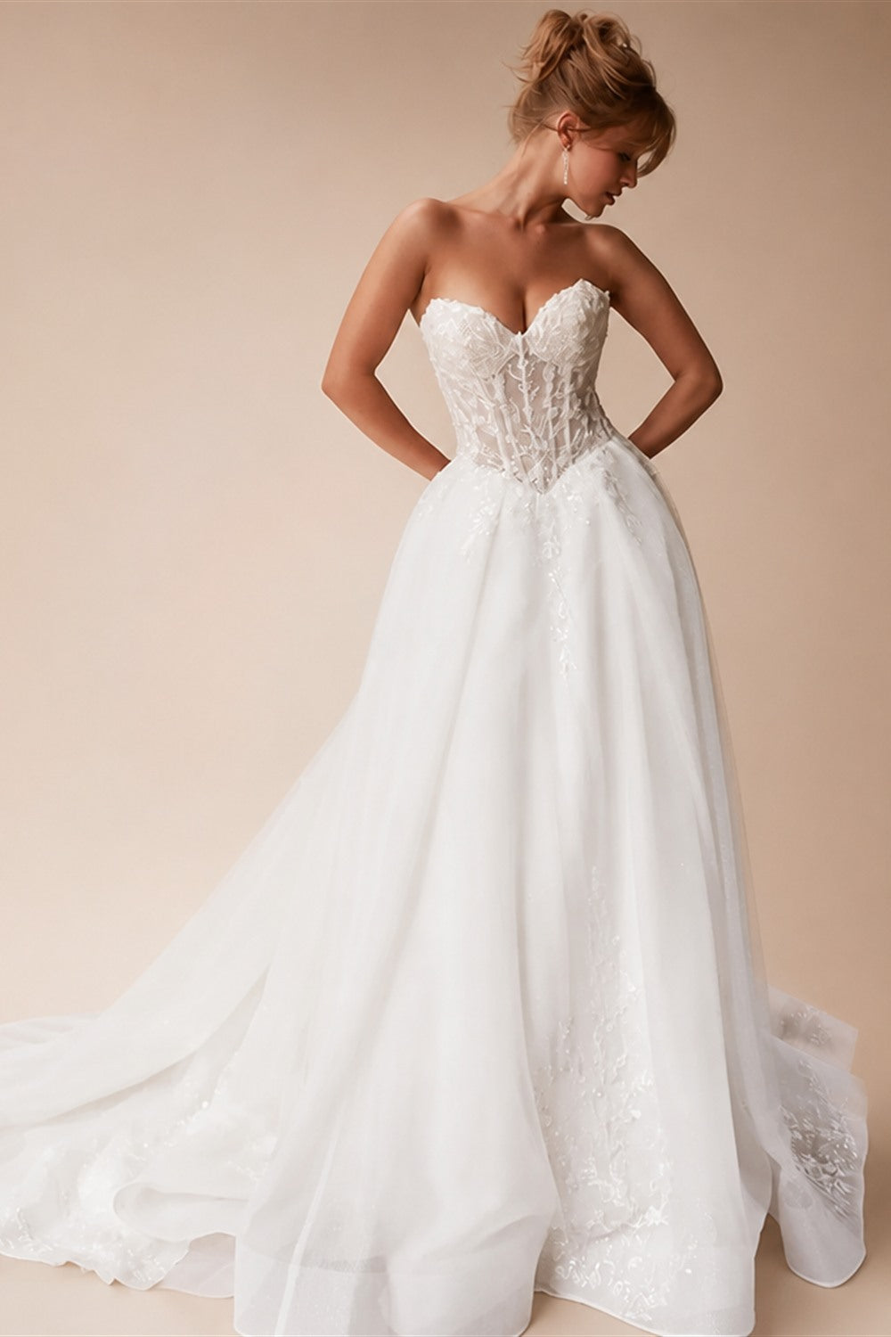 Custom Sleeveless Sweetheart A Line Wedding Dress With Lace Applique Train