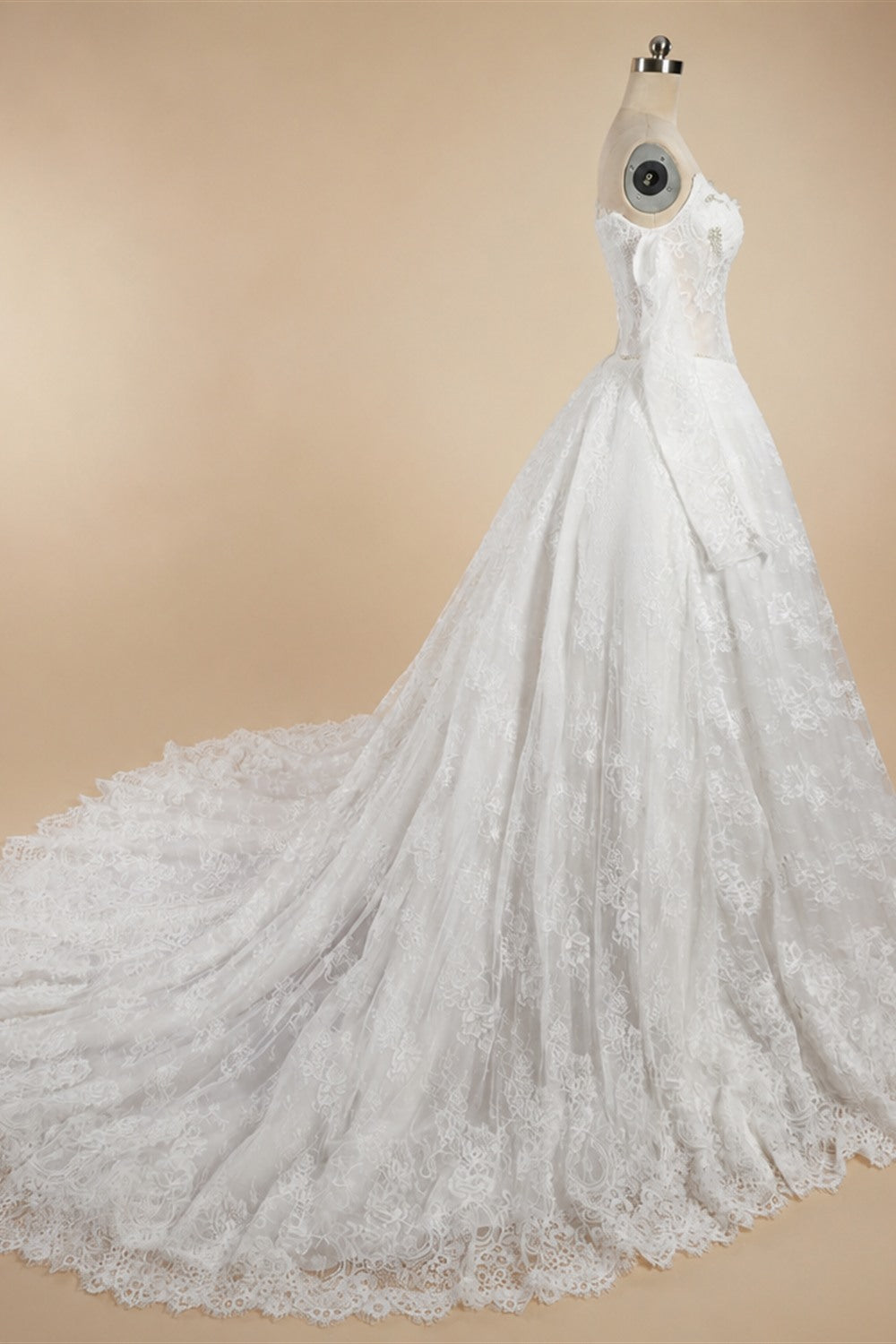 Off White Luxury Ball Gown Wedding Dress Beaded With Veil ZP035