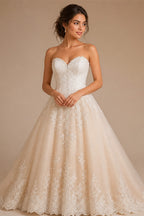 Vintage Square Neck Puff Long Sleeve Boho Wedding Dress Lace Applique Tulle A Line Bridal Gowns Tiered Wedding Gowns Customized
