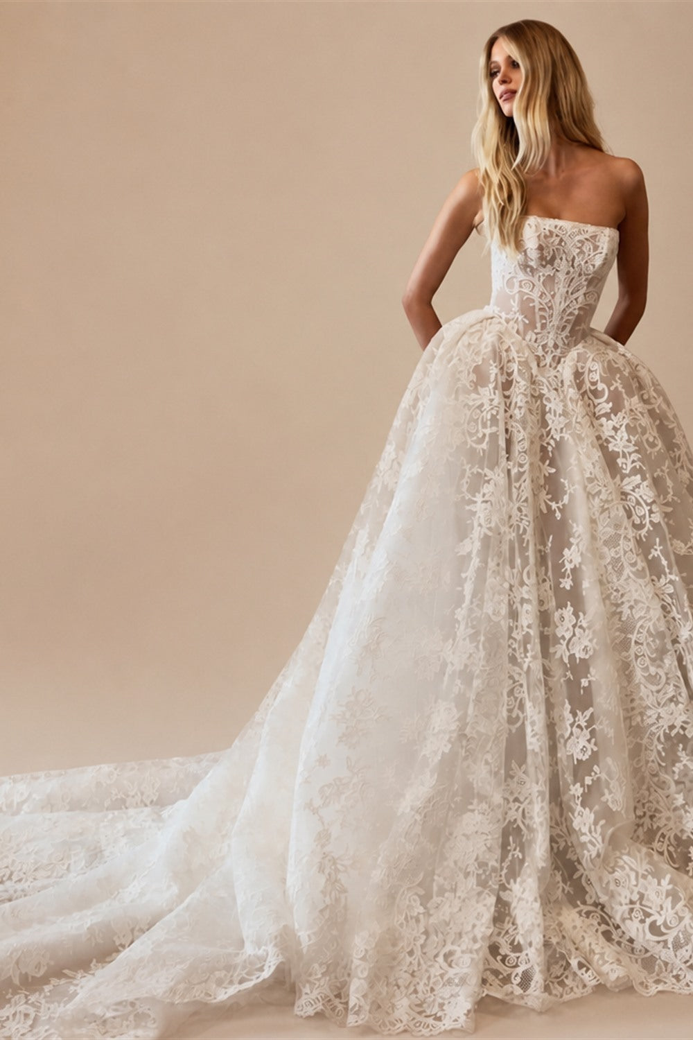Glamorous White Strapless Floral Lace Wedding Dress with Veil ZP095