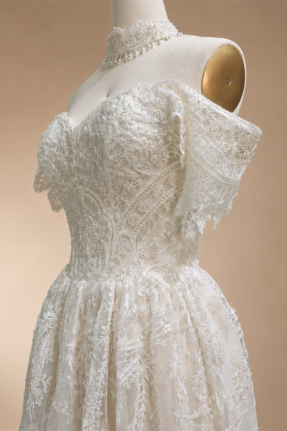 Off White Elegant Lace Pearl Embroidery Ball Gown Wedding Dress ZP168