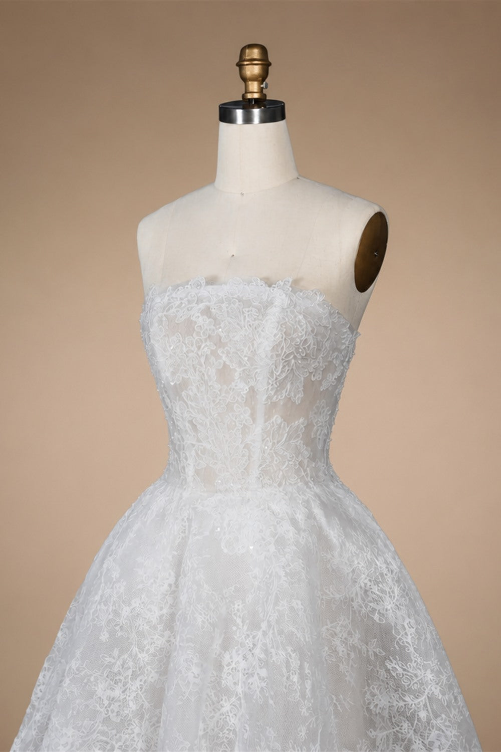 White Corset Strapless Lace Applique Tulle Bridal Ball Gown Wedding Dress ZP008