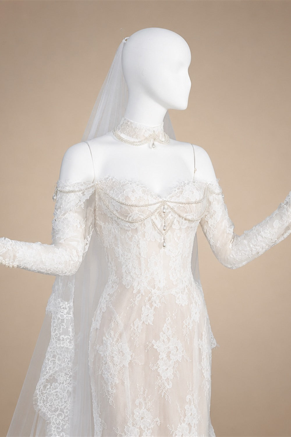 Elegant Ivory Sweetheart Neckline Sheer Lace Mermaid Wedding Dress with Veil ZP133