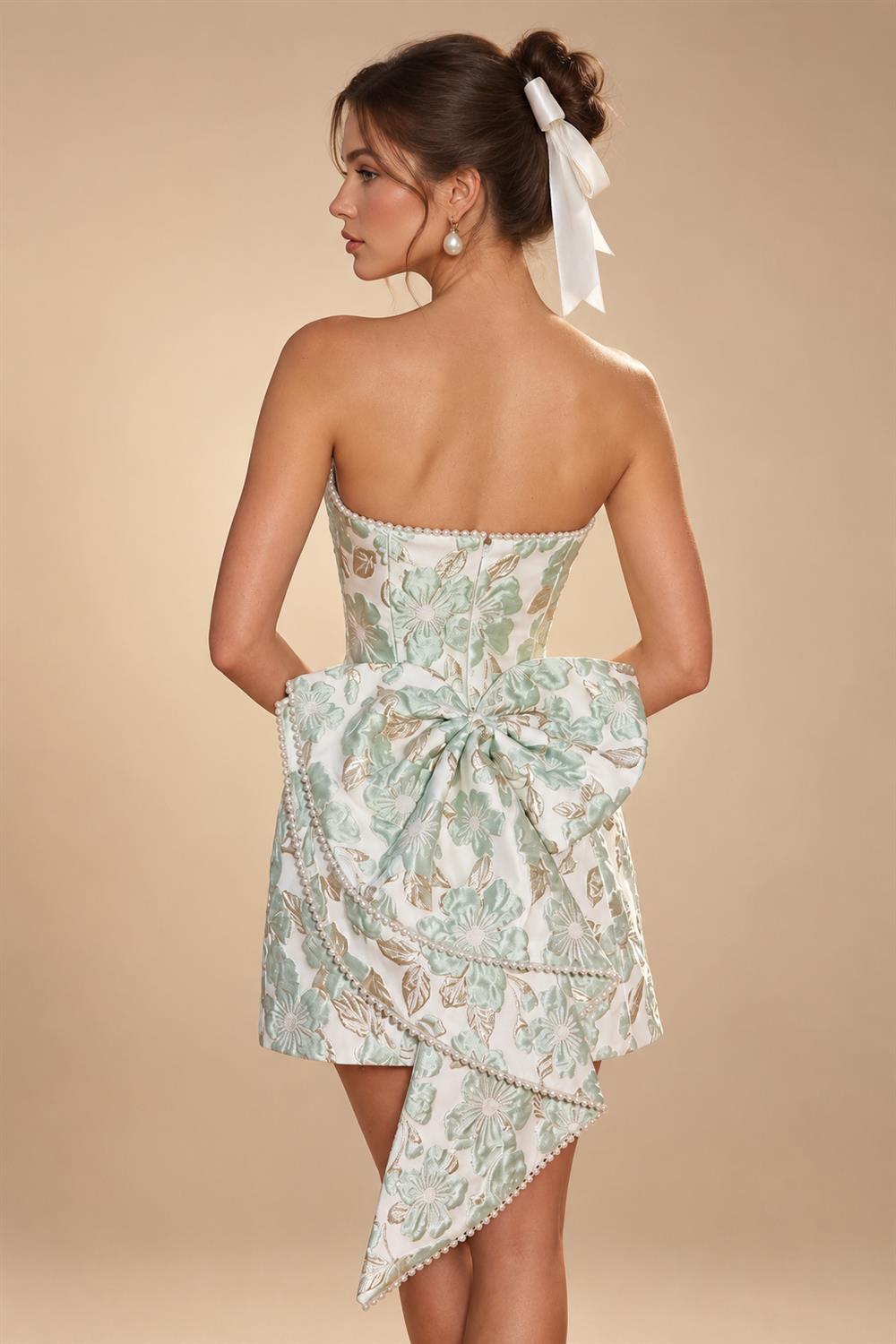 Jacquard A-Line/Princess Strapless Short Homecoming Dresses with Bow & Pearls (SHI22370324)