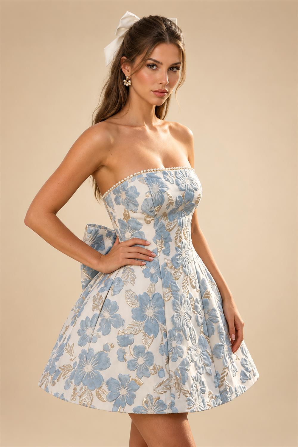 Jacquard A-Line/Princess Strapless Short Homecoming Dresses with Bow & Pearls (SHI22370324)