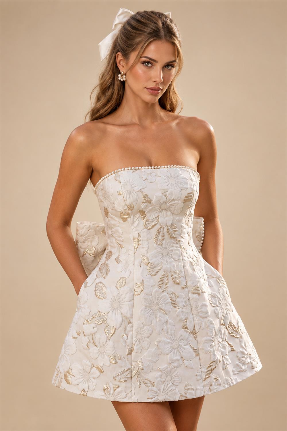 Jacquard A-Line/Princess Strapless Short Homecoming Dresses with Bow & Pearls (SHI22370324)