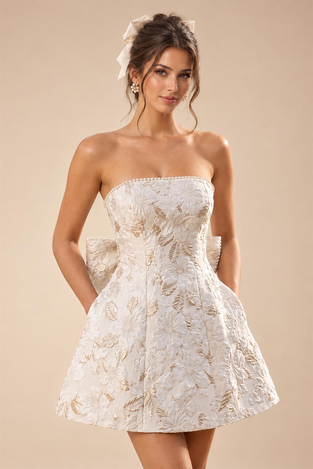 Jacquard A-Line/Princess Strapless Short Homecoming Dresses with Bow & Pearls (SHI22370324)