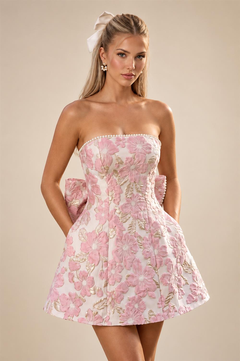 Jacquard A-Line/Princess Strapless Short Homecoming Dresses with Bow & Pearls (SHI22370324)