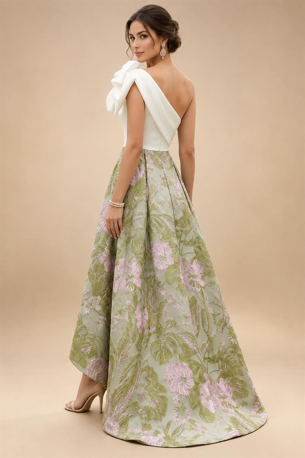 Mermaid Scoop Long Sleeve Floor Length Mother of the Bride Dresses with Peplum & Appliques (SHI22500269)