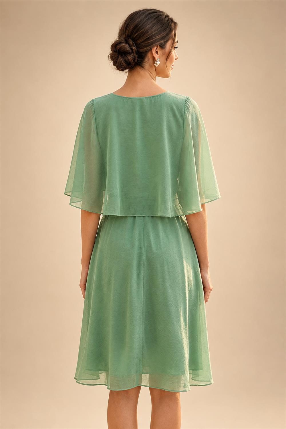 Chiffon A-Line/Princess Scoop Neck Short Mother of the Bride & Groom Dresses Tiered (SHI22500912)
