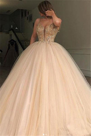 Glamouröses langes Ballkleid mit Spaghettiträgern und Perlen besetztem Tüll