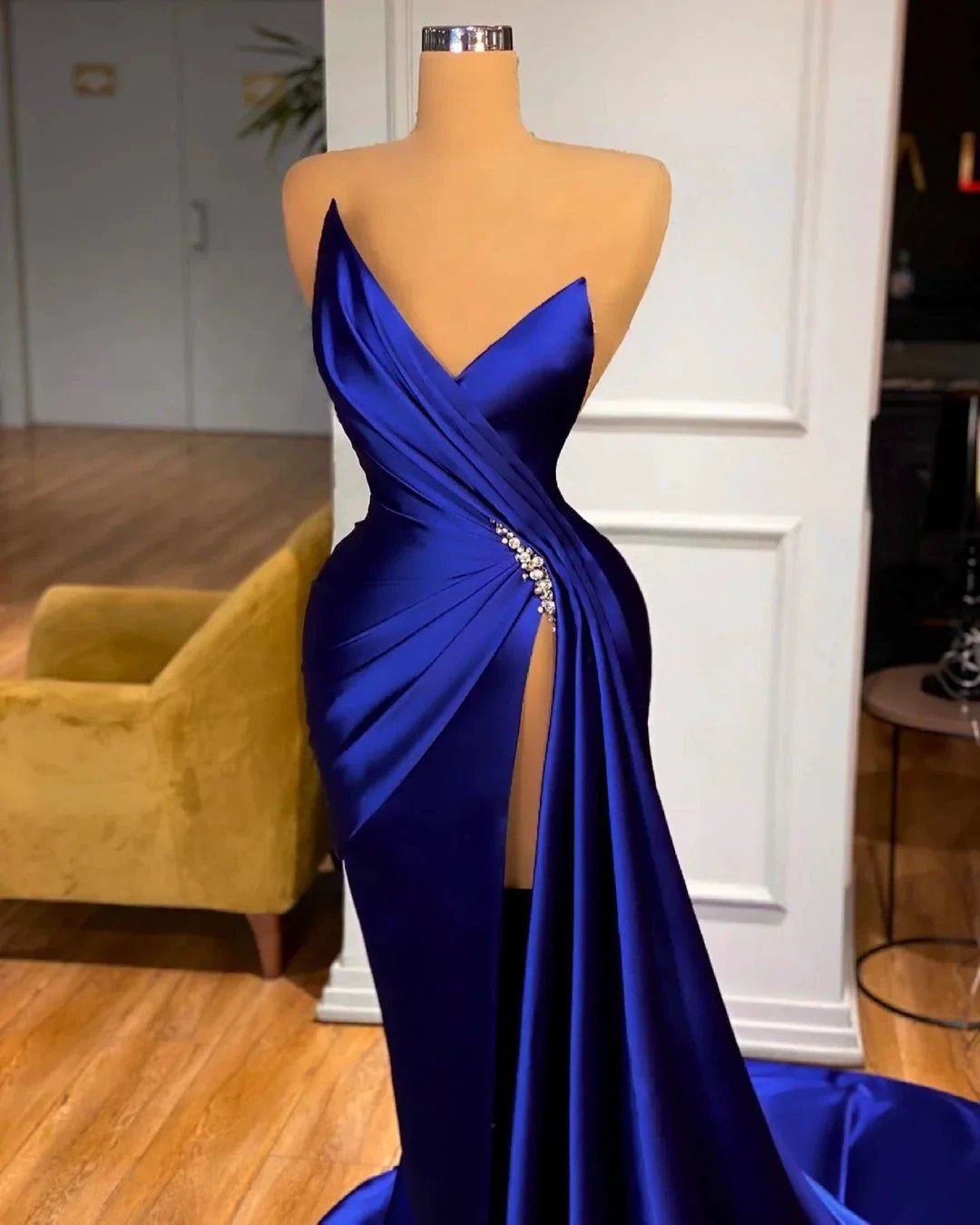 Glamorous Royal Blue Sweetheart Prom Dress Mermaid Long With Split by misshow.com
