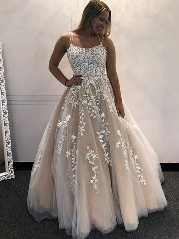 Hermosos vestidos de fiesta largos de tul con espalda descubierta, corte A y apliques de encaje.