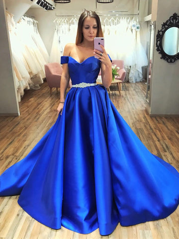 Hermosos vestidos de fiesta largos de satén con hombros descubiertos y corte A, vestidos de noche formales en azul real