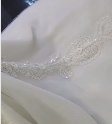 Gorgeous Crystals Mermaid Wedding Dress Off-the-Shoulder Appliques Bridal Wears