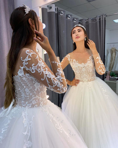 Gorgeous Long A-line Tulle Lace Wedding Dress with Sleeves