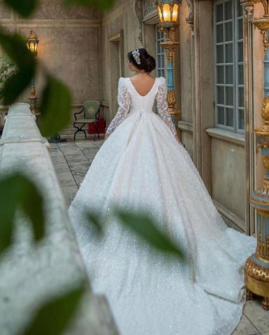 Gorgeous Long A-Line V-neck Appliques Lace Wedding Dress with Sleeves