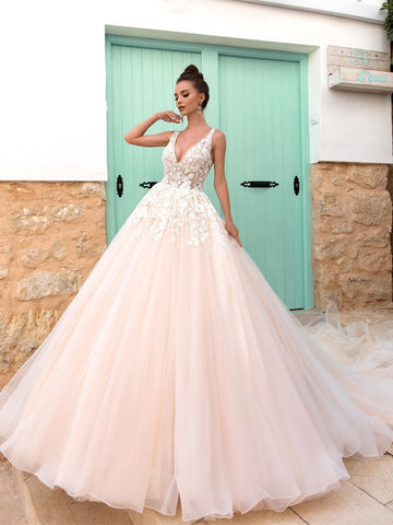 Hermosos vestidos de graduación largos de tul con escote en V y espalda abierta en forma de A