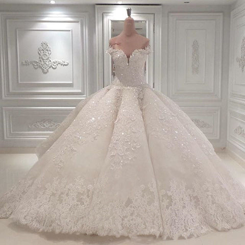 Wunderschönes langes schulterfreies Ballkleid mit Perlen