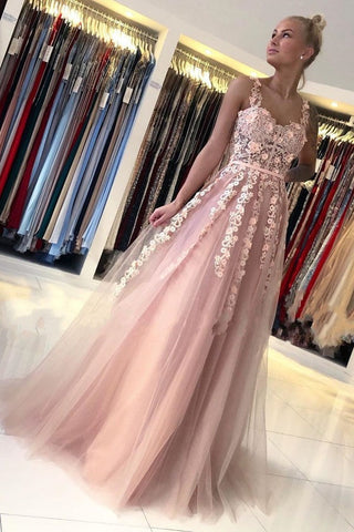 Hermoso vestido de fiesta largo de tul con espalda abierta y encaje en forma de A