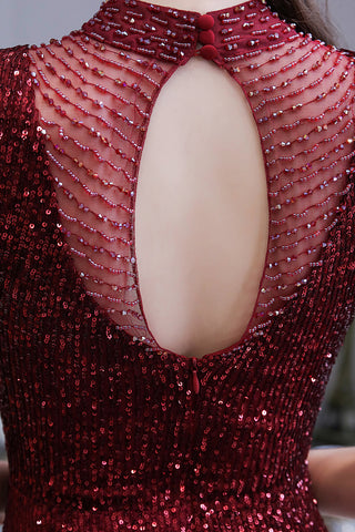 Hermoso vestido de fiesta largo con lentejuelas color burdeos y corte sirena