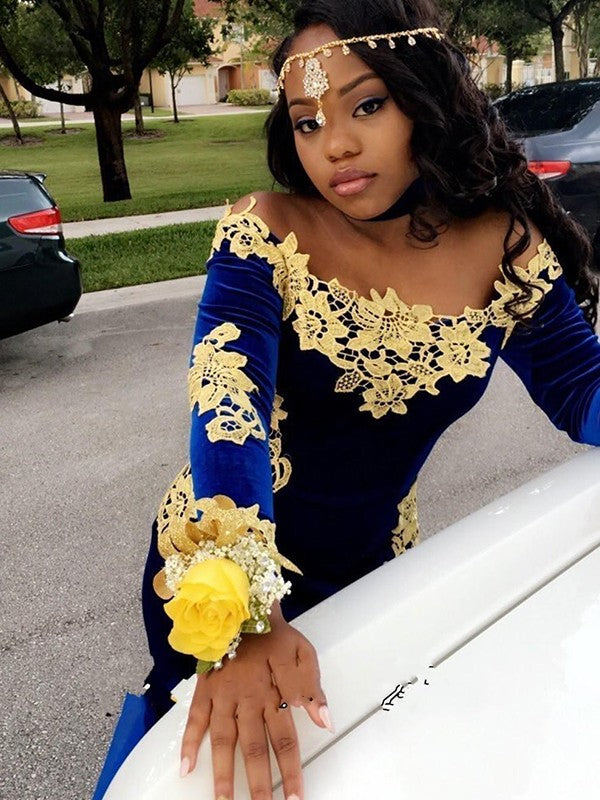 Gorgeous Mermaid Long Sleeves Off-the-Shoulder Applique Velvet Prom Dresses Main Image
