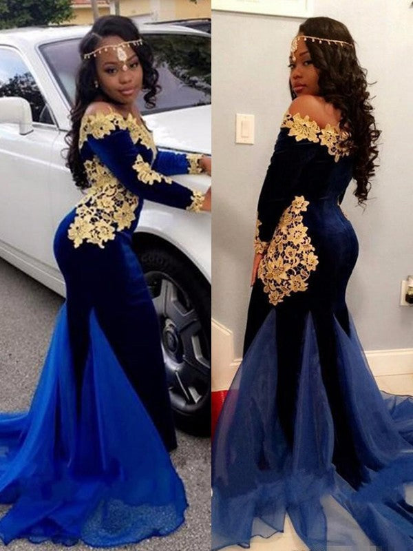 Gorgeous Mermaid Long Sleeves Off-the-Shoulder Applique Velvet Prom Dresses Hover Image