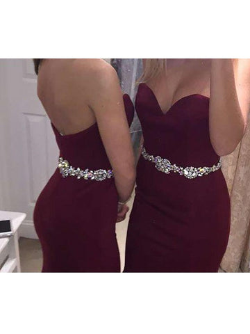 Hermosos vestidos de fiesta de sirena sin mangas con escote en forma de corazón, de satén y cuentas