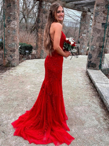 Hermosos vestidos de fiesta largos de sirena rojos con encaje y espalda descubierta
