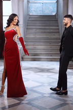 Wunderschönes rotes Meerjungfrau-Ballkleid mit Pailletten und Seitenschlitz