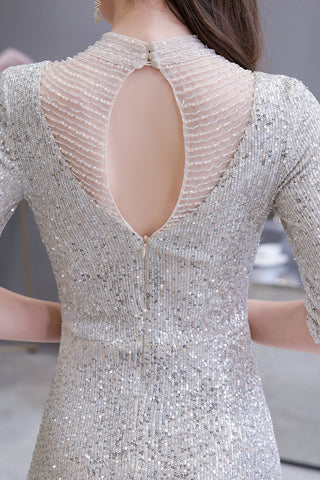 Hermoso vestido de fiesta largo de manga larga plateado