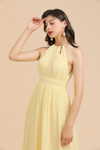 Vestido de dama de honor de gasa con cuello halter, sin mangas y volantes, color narciso 