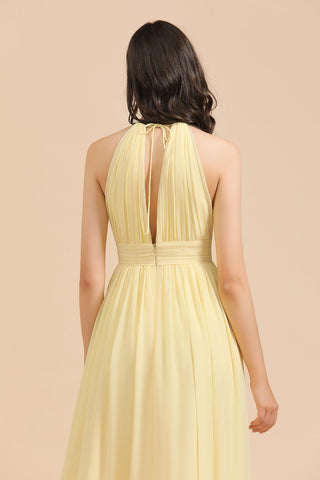 Vestido de dama de honor de gasa con cuello halter, sin mangas y volantes, color narciso 