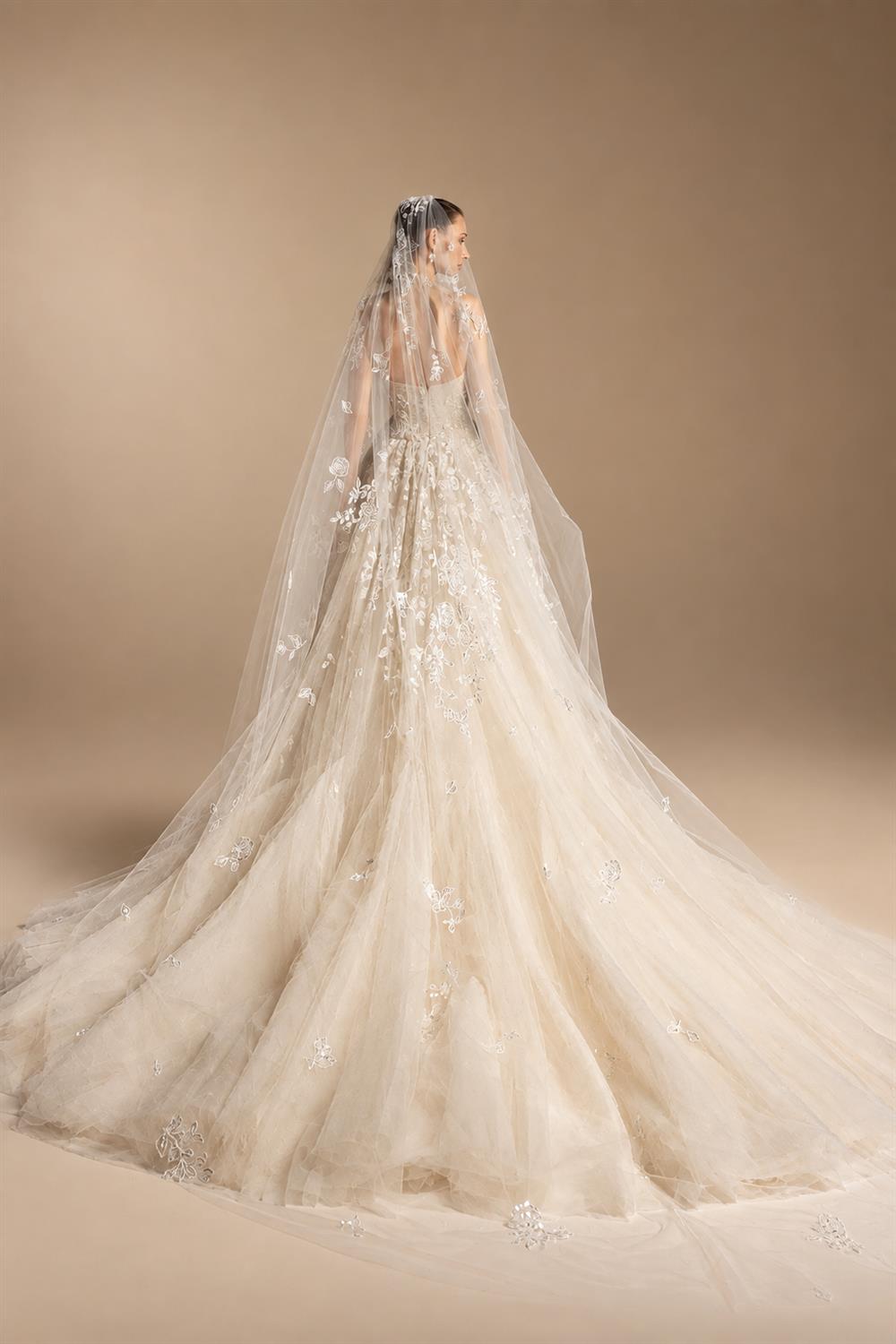 Romantic Champagne Strapless Floral Lace Tulle A-Line Wedding Dress with Veil ZP084