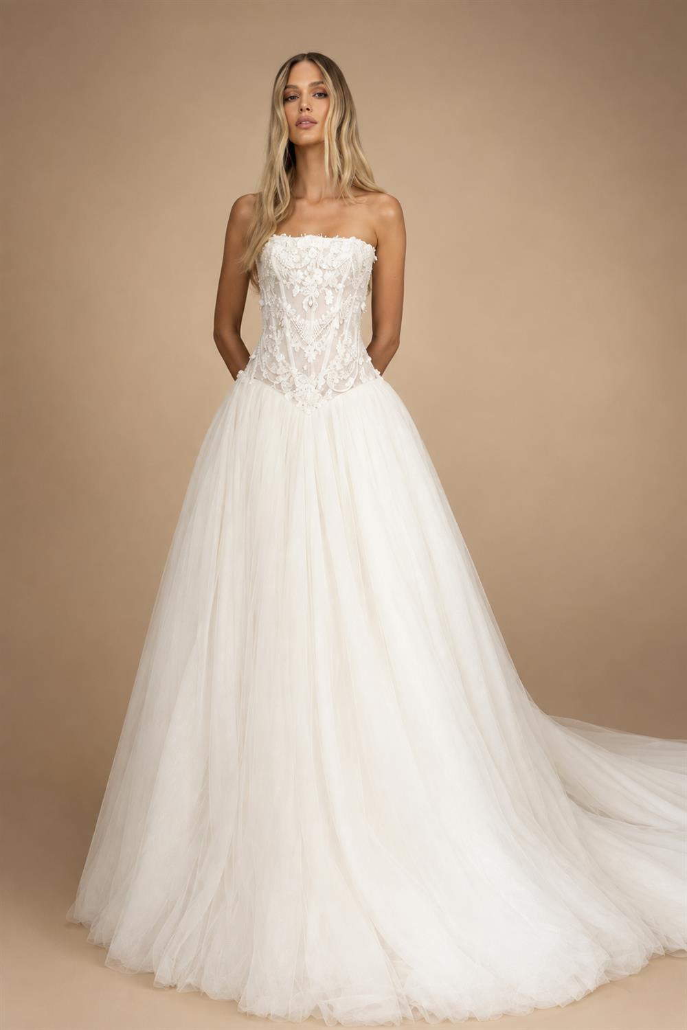 Dreamy White Strapless Lace Corset Bodice Tulle Ball Gown Wedding Dress ZP088