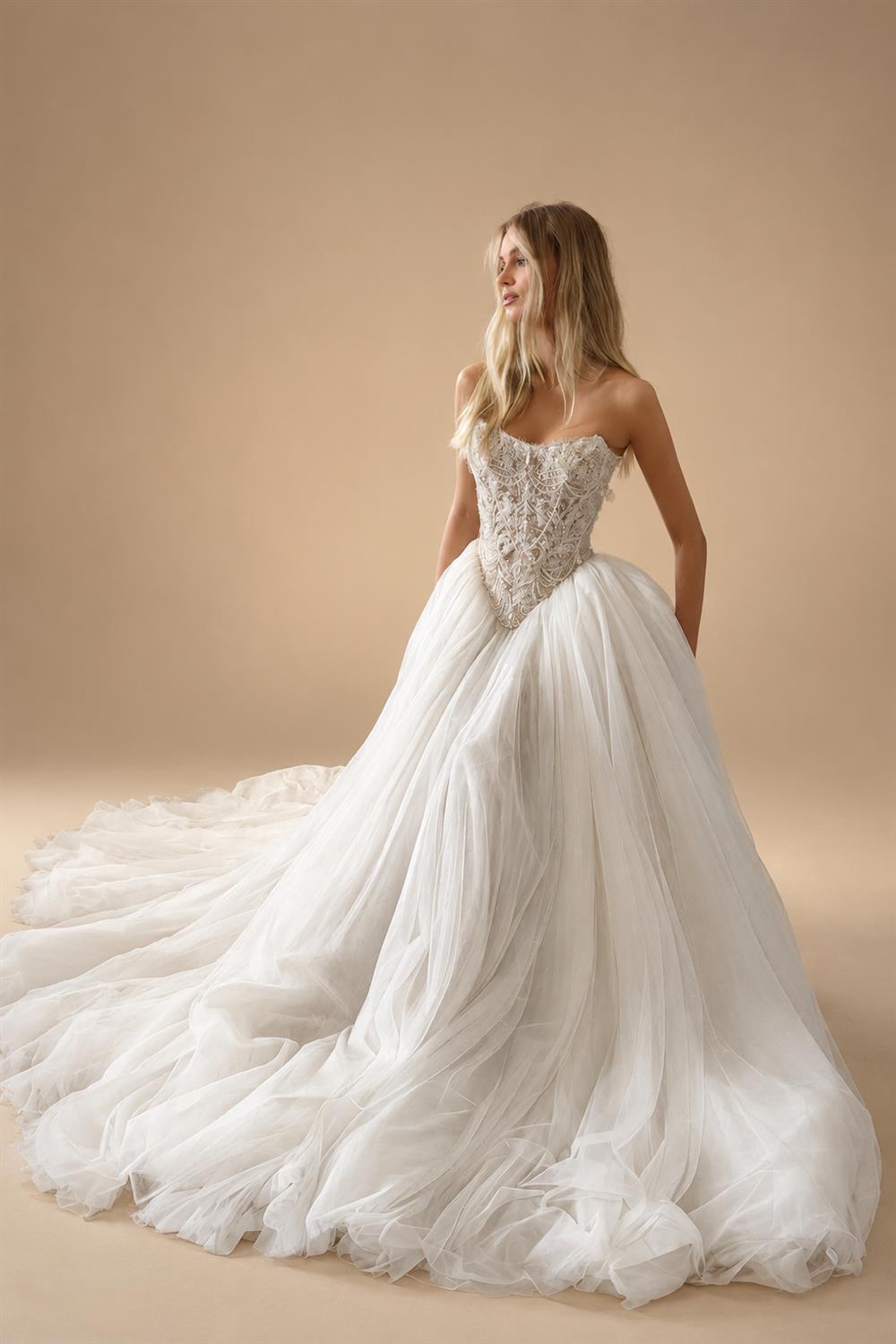 Elegant White Strapless Lace Corset Ball Gown Wedding Dress ZP100