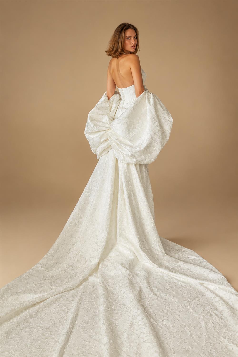 Elegant Ivory Halter Neck Puff Sleeve Mermaid Wedding Dress with Train ZP116