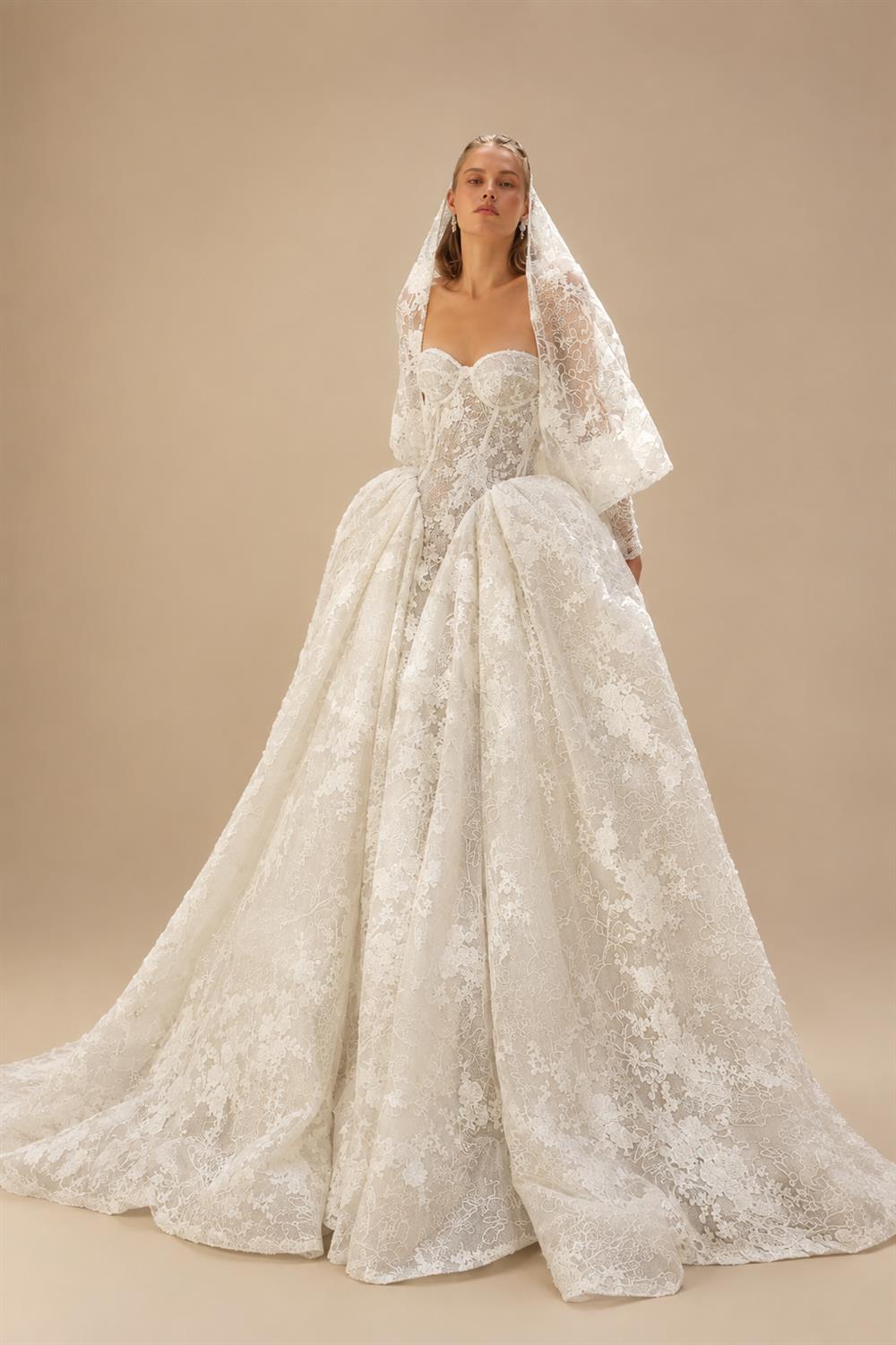 Glamorous Ivory Lace Sweetheart Nec Ball Gown Wedding Dress with Veil ZP120