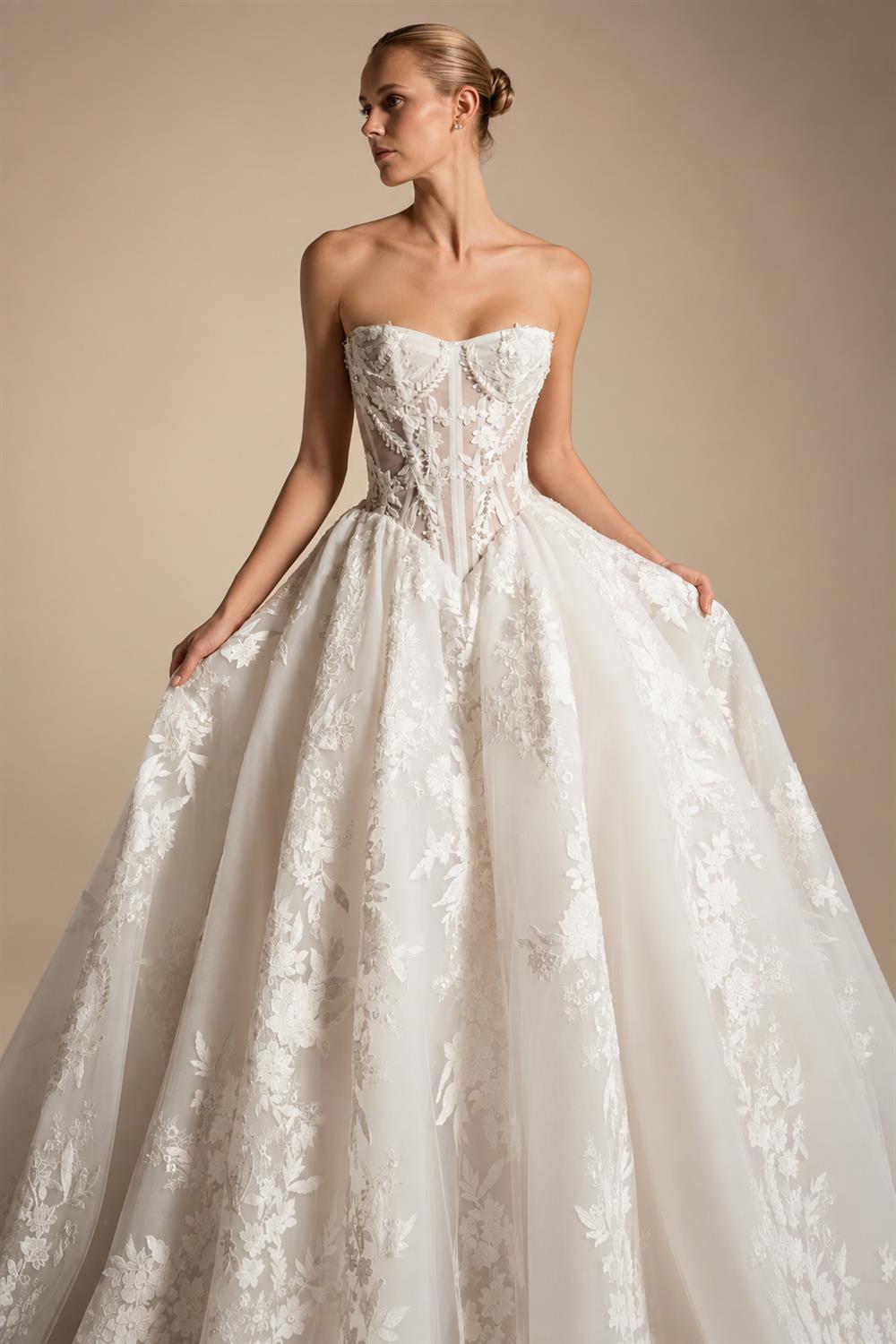 Luxury Ivory Strapless Floral Embroidery Ball Gown Wedding Dress with Veil ZP137