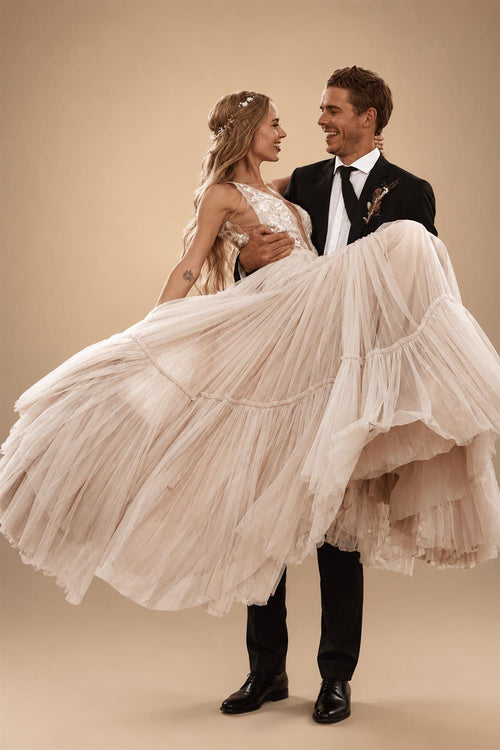 Boho Hippie Wedding Dress Sleeveless V Neck Chic Styl Whimsical Ruched Skirt Tulle Bridal Gowns Robe de mariee