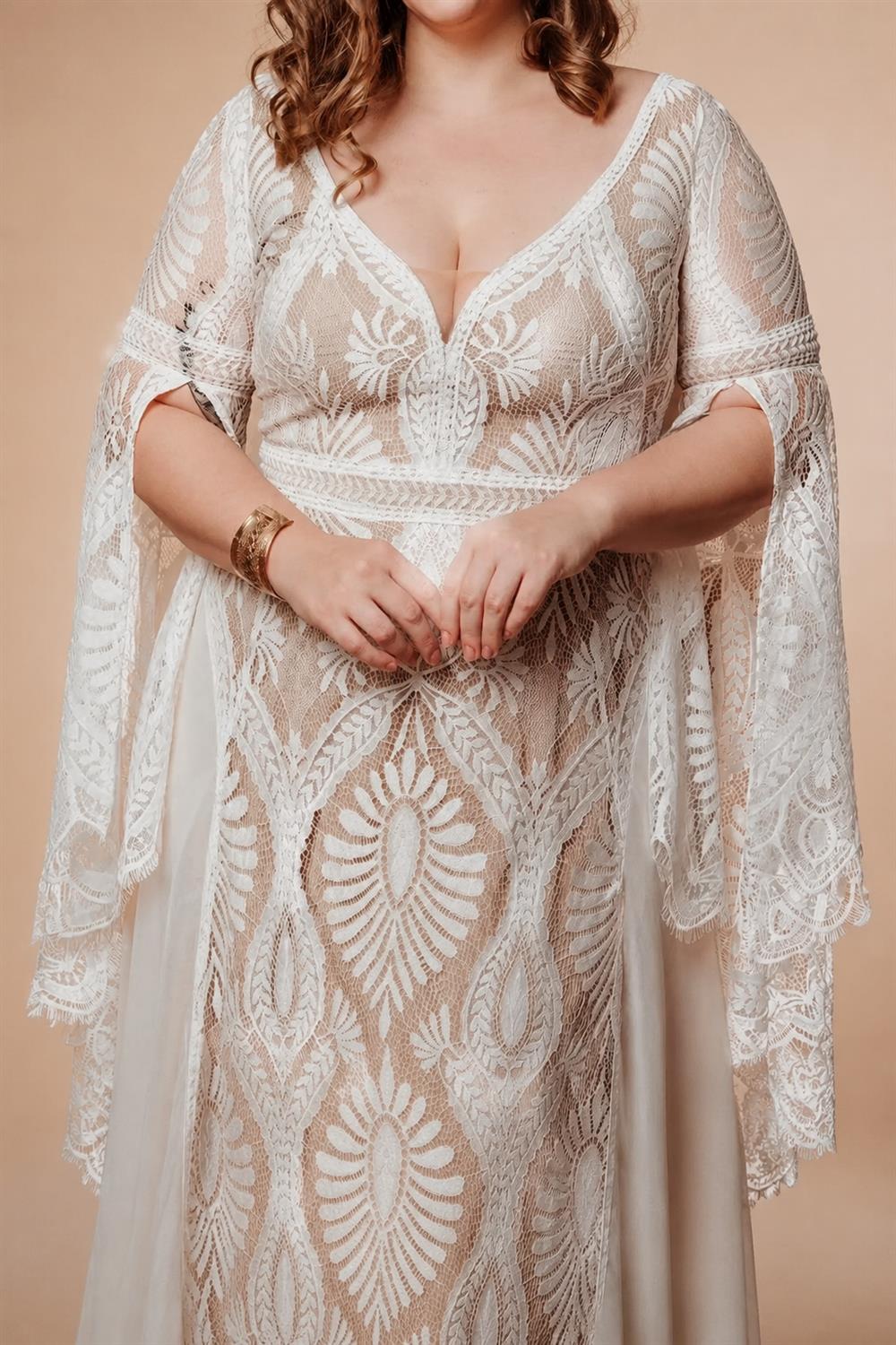 Bohemian Boho Wedding Dress Lace Chiffon Long Sleeve V Neck Plus Size Gown