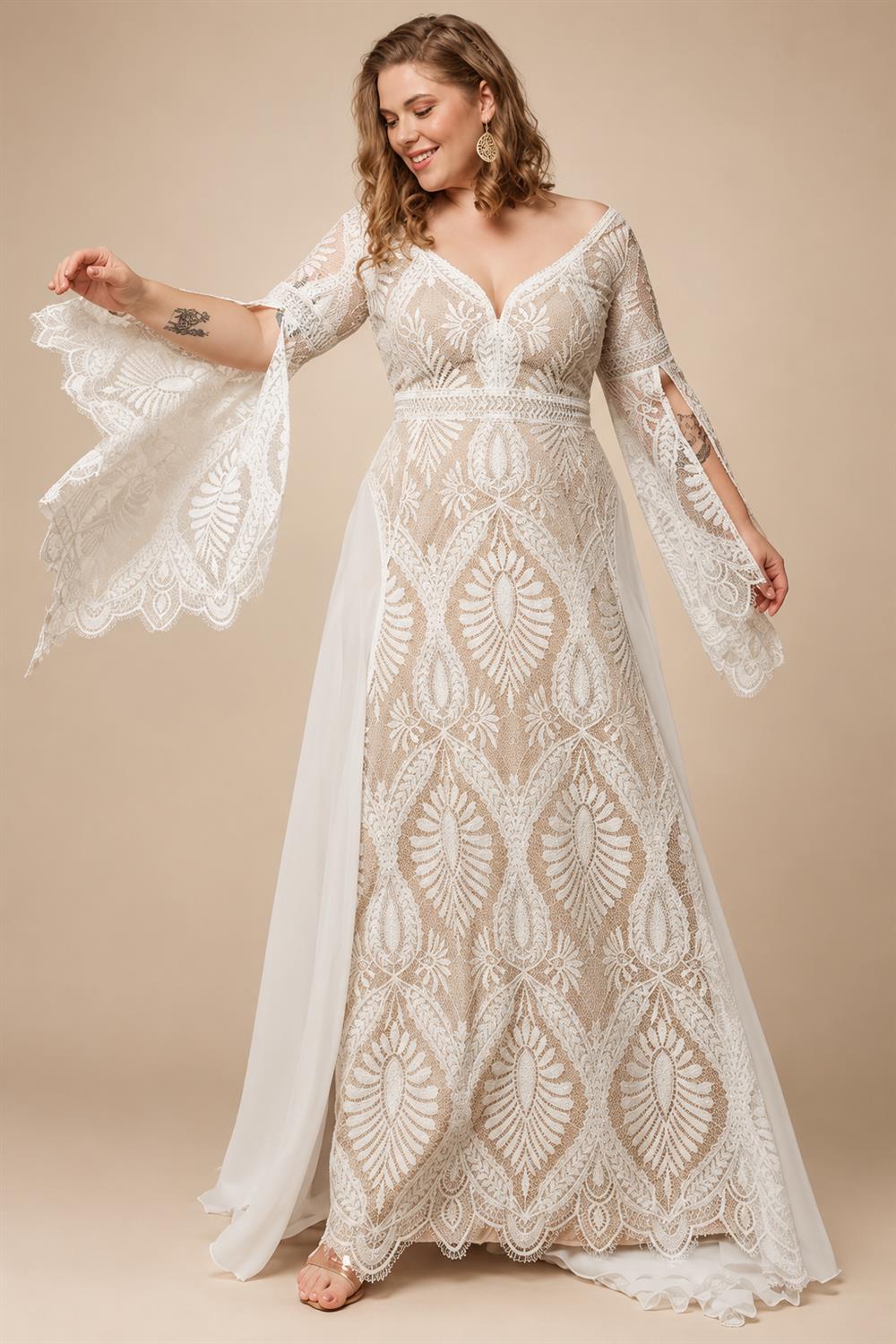 Bohemian Boho Wedding Dress Lace Chiffon Long Sleeve V Neck Plus Size Gown