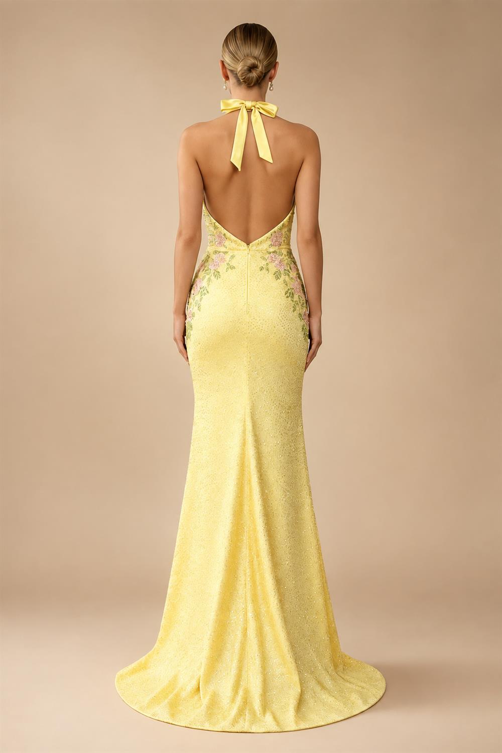 Sheath/Column Deep V Neck Halter Floor Length Prom Dress with Flower Sequin | ZapDress