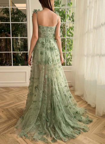 Lydia | Vestido de fiesta con corsé lila, corte A y encaje de mariposa con abertura